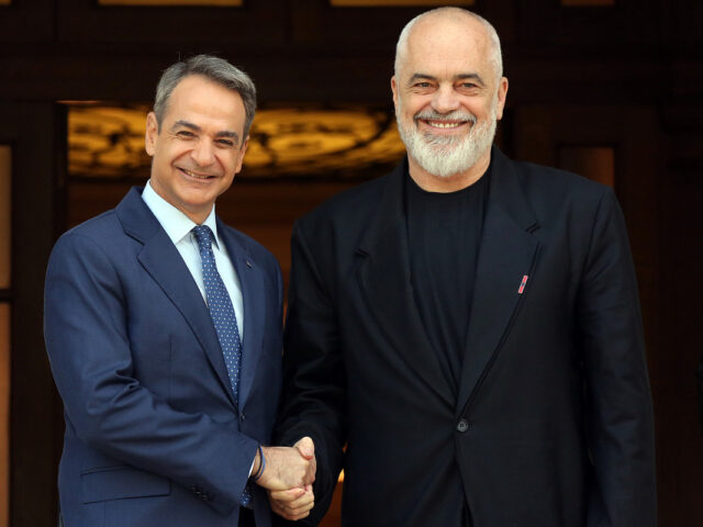 Συνάντηση Μητσοτάκη-Ράμα στο Μέγαρο Μαξίμου