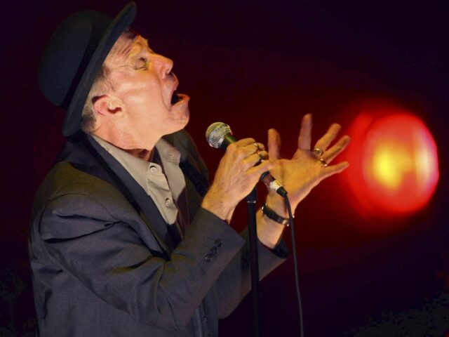 Ο Tom Waits δημοσίευσε ένα απόσπασμα από το σκοτεινό ποίημα spoken-word «The Fly»