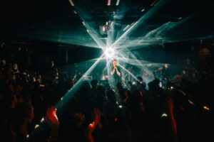 Παιδί Τραύμα: Πώς ένα καλοκαιρινό drive στη Σαμοθράκη κατέληξε στο An Club