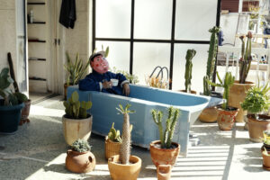 Hin: Ο καλλιτέχνης από το Hong Kong που ξεκίνησε για τη Λισαβόνα αλλά προτίμησε την Αθήνα