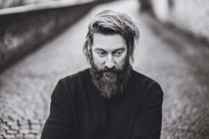 Joep Beving: «Με ελκύει η σιωπή και η μουσική είναι ο τρόπος για να την ακούσουμε»