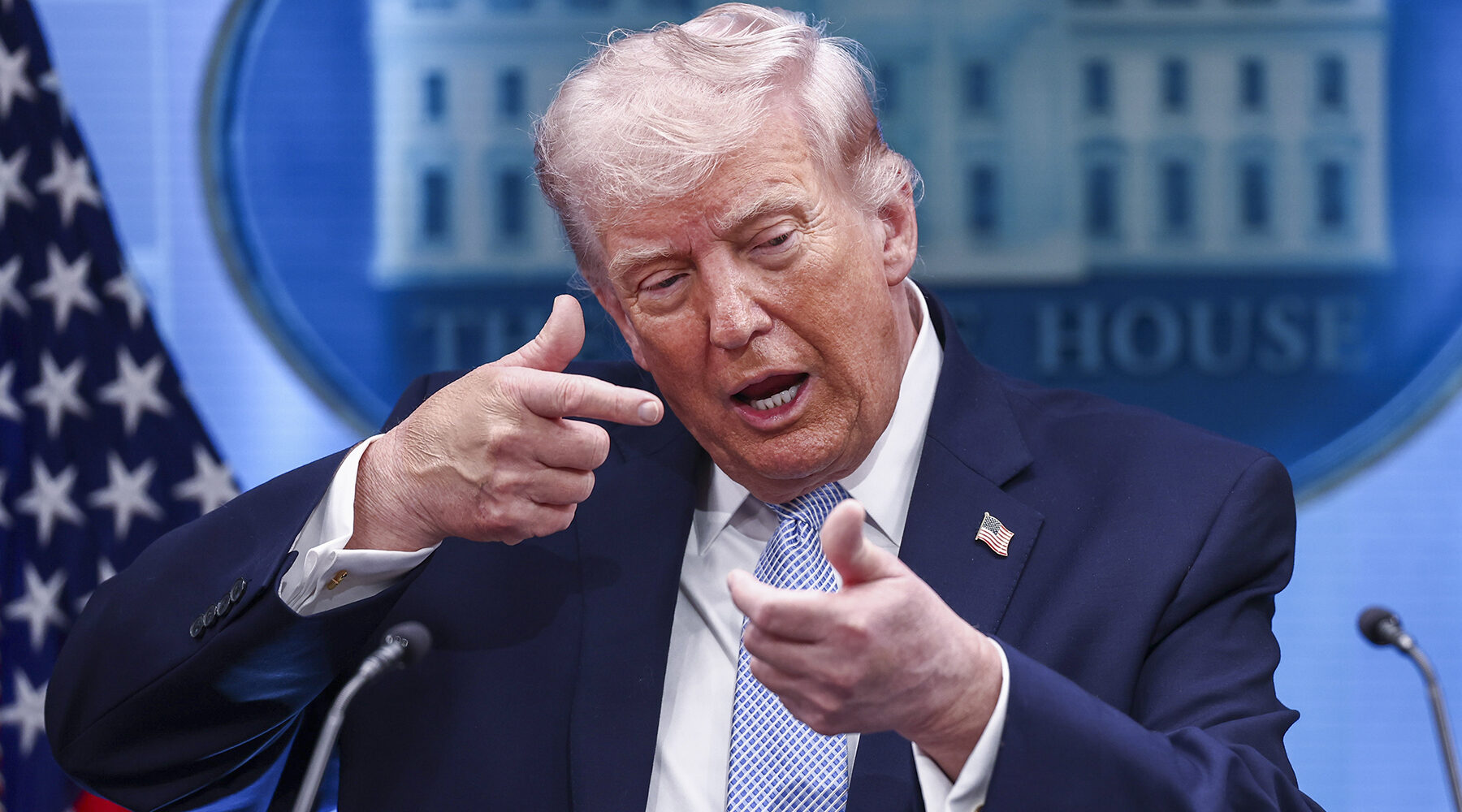 Ο Χίτλερ, ο Τραμπ και το τροπάριο της Κασσιανής