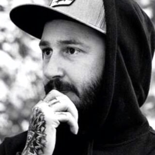 Κυριάκος Μπαλάσκας: «Προτιμώ ένα “άσχημο” tattoo με ψυχή από ένα άψογο που δεν λέει τίποτα»