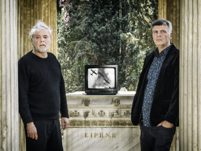 Πρώτες φωτογραφίες από την «Ειρήνη» του Νίκου Καραθάνου και του Φοίβου Δεληβοριά