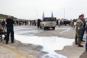 Λέσβος: Στο πλευρό των αγροτών η τοπική κοινωνία του νησιού