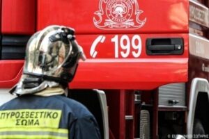 Πυρκαγιά σε διαμέρισμα στον Κολωνό: Χωρίς τις αισθήσεις τους εντοπίστηκαν δύο άτομα