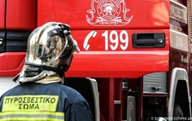 Πυρκαγιά σε διαμέρισμα στον Κολωνό: Χωρίς τις αισθήσεις τους εντοπίστηκαν δύο άτομα