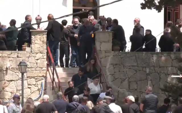 Ρέθυμνο: Το τελευταίο αντίο είπαν συγγενείς και φίλοι στον 21χρονο Νικήτα