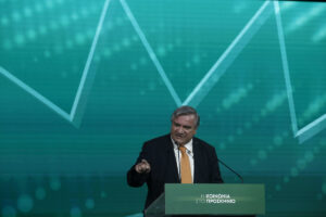 Παραιτήθηκε ο Χάρης Καστανίδης από το ΠΑΣΟΚ