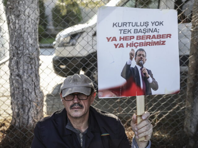Ξεκίνησε η δίκη του Εκρέμ Ιμάμογλου για «πολιτική κατασκοπεία»