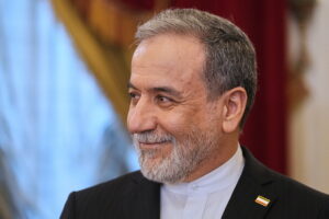 Αραγτσί για ΗΑΕ: «Ενεργός εταίρος» των ΗΠΑ και του Ισραήλ στον πόλεμο κατά του Ιράν
