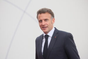 Μακρόν: Έκκληση για «συντονισμένο άνοιγμα» των Στενών του Ορμούζ