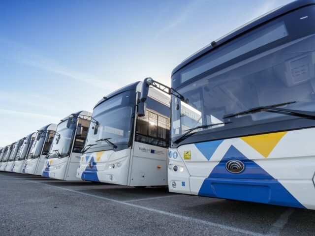 Ανανέωση στις συγκοινωνίες της Αθήνας με 205 νέα λεωφορεία