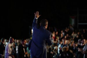 Το κόμμα Τσίπρα αποκτά σάρκα και οστά