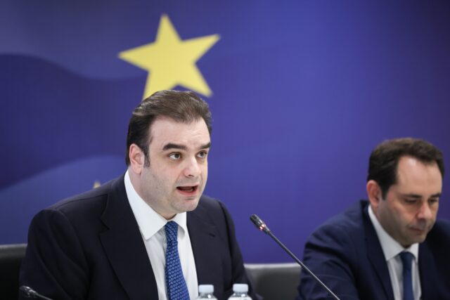 Η Ελλάδα αποπληρώνει πρόωρα 6,9 δισ. ευρώ χρέους