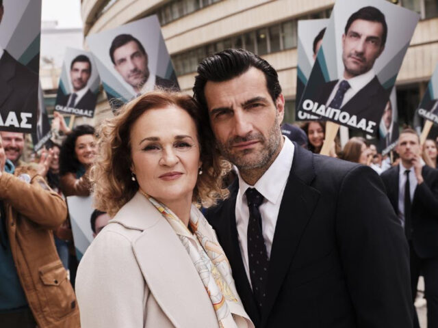 O «Οιδίποδας» του Ρόμπερτ Άικ επιστρέφει στη Στέγη