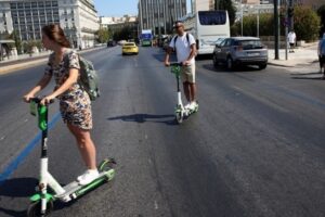 Μ. Χρυσοχοΐδης: Έρχεται πλήρης απαγόρευση των ηλεκτρικών πατινιών για ανηλίκους