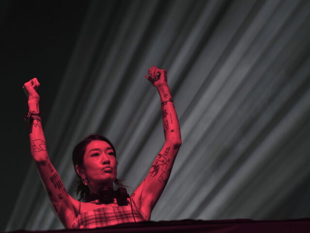 Ο νέος καλοκαιρινός ύμνος της Peggy Gou είναι ένα κάλεσμα προς το dancefloor