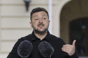 Ο Ζελένσκι προτείνει κατ’ ιδίαν συνομιλίες με τον Πούτιν σε ανοιχτή επιστολή
