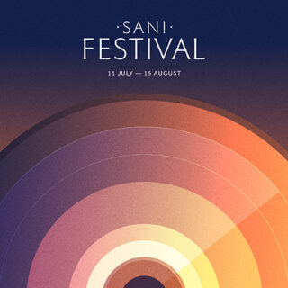 Sani Festival 2026: Ένα καλοκαίρι με θρυλικές φωνές και superstars στον Λόφο της Σάνης