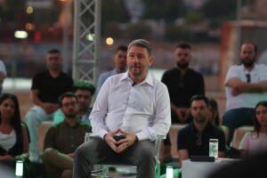ΠΑΣΟΚ: Δεύτερες σκέψεις υπό την πίεση των δημοσκοπήσεων