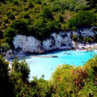 Αυτές είναι οι 10 καλύτερες παραλίες της Ευρώπης για το 2026. Και οι μισές είναι ελληνικές