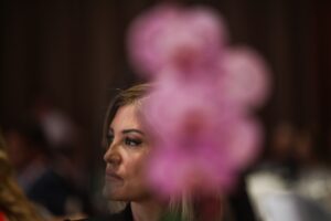 Γιατί η Ράνια Τζίμα είναι ο πραγματικός λόγος που βλέπουν το δελτίο του Mega
