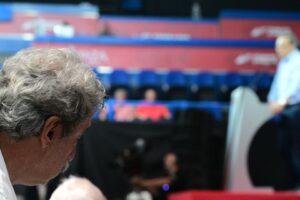 ΣΥΡΙΖΑ: Μετωπική σύγκρουση στην ΚΕ – Όλο και πιο κοντά στη ρήξη