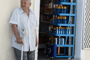 Μήπως οι «αιωνόβιοι» της Ικαρίας ήταν απλώς λάθη στα ληξιαρχεία;