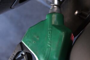Συναγερμός στον Πειραιά για διαρροή αερίου από βενζινάδικο, εκκενώνονται πολυκατοικίες