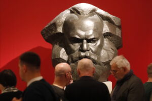 Όπιο του λαού; Μήπως τελικά ο Μαρξ είχε δίκιο για τη θρησκεία;
