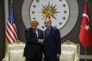 Πέντε fake news του Τραμπ από τη συνάντηση με τον Ερντογάν