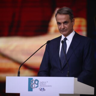 Το τριπλό στοίχημα της κυβέρνησης μέχρι τη ΔΕΘ