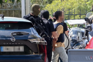 Ψάχνουν τον αποστολέα του email για τον εμπρησμό της Marfin