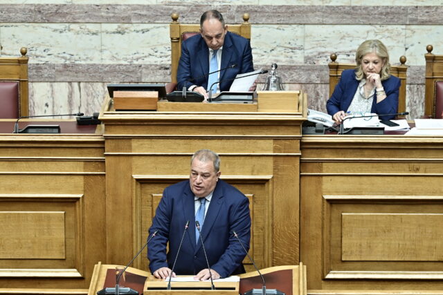 Συνταγματική αναθεώρηση: Η ΝΔ αποσύρει το ασυμβίβαστο υπουργού – βουλευτή