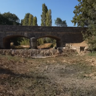 Ο ιστορικός καύσωνας μετατρέπει σε… έρημα τον μεγαλύτερο ποταμό της Γαλλίας