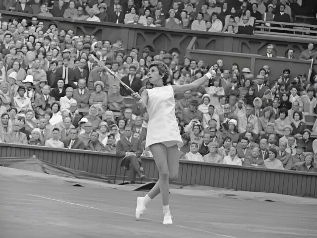 Πώς ένα ροζ εσώρουχο άλλαξε για πάντα το dress code του Wimbledon