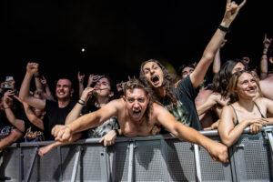 Sabaton, Savatage, Epica: Βάλαμε τα μαύρα μας και αποχαιρετήσαμε την Πλατεία Νερού
