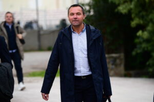 Ας ρωτήσει ο Λανουά κάποιον υπουργό γιατί η «λεβεντιά» και ο «ζαμανφουτισμός» είναι παιχνίδι με τη φωτιά!