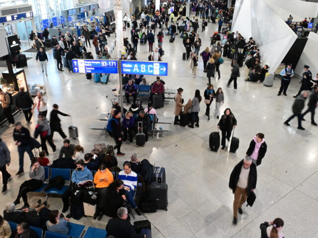 Πού οφείλονται οι καθυστερήσεις στα αεροδρόμια και τι ισχύει για το Ελ. Βενιζέλος