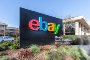 Η eBay θα αποζημιώσει με 55,7 εκατ. δολάρια δημοσιογράφους που δέχθηκαν κατσαρίδες, στεφάνι κηδείας και απειλές