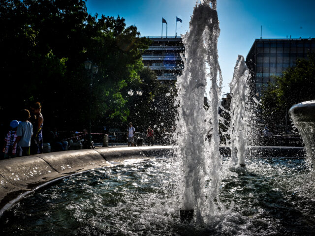 Έκτακτο δελτίο της ΕΜΥ για τον καύσωνα: Πορτοκαλί προειδοποίηση για τρεις περιοχές, πού θα φτάσει τους 43°C η θερμοκρασία