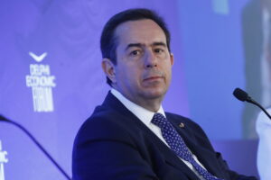O Nότης Μηταράκης επιστρέφει στη θέση του κοινοβουλευτικού εκπροσώπου της ΝΔ