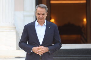 Αυτοδυναμία ή νέες κάλπες