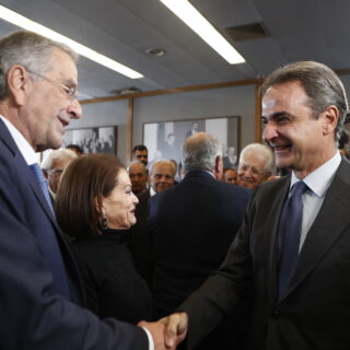 Ανοιχτό παράθυρο συγκυβέρνησης ΝΔ σε Σαμαρά
