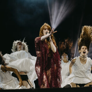 Ejekt Day 1: Το άβολο κοινό στους Suede και η θεατράλε Florence