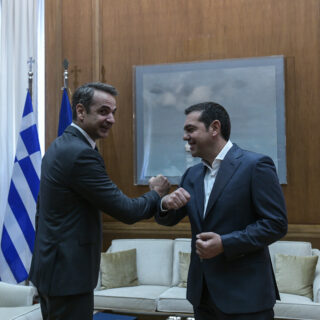 Δικομματισμός με… ρίσκο