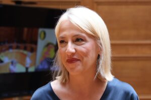 ΣΥΡΙΖΑ: Προβάδισμα Δούρου για την προεδρία – Μαζικές αποχωρήσεις στελεχών