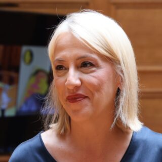 ΣΥΡΙΖΑ: Προβάδισμα Δούρου για την προεδρία – Μαζικές αποχωρήσεις στελεχών