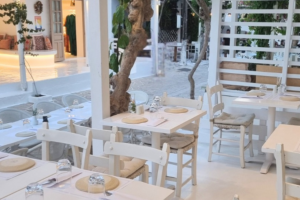 “Κοutsou & Co”: Χαρίζει νοστιμιά τώρα και στην Αντίπαρο